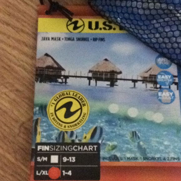 Kids US Divers Fins Snorkel and Mask - Picture 2 of 3